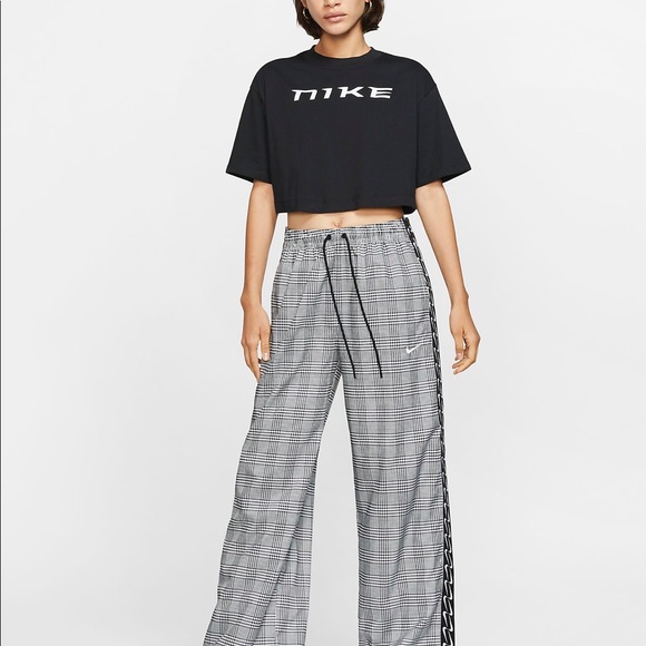 Nike Python Crop Top Tee Black - Picture 3 of 5